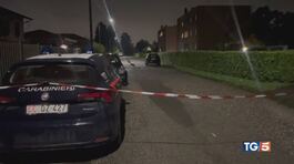 Lei voleva separarsi, lui la uccide sotto casa thumbnail