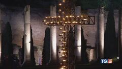 Papa alla Via Crucis, "Il mondo è a pezzi"