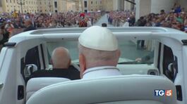 Papa Francesco e i fuori programma fino all'ultimo thumbnail