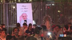 Papa Francesco, l'Argentina piange