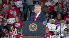 Trump, mille miliardi per le spese militari thumbnail