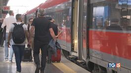 Treni, caos e disagi Lo stop fino alle 17 thumbnail