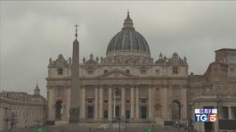 Oggi inizia il Conclave alle 19 la prima fumata thumbnail