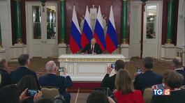 Putin: "Ora trattiamo", Zelensky: "Lo aspetto" thumbnail