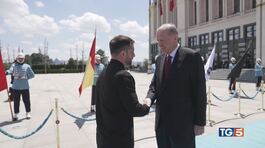 Altro che dialogo, in Turchia tra gli insulti thumbnail