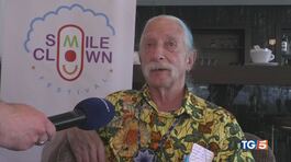 Patch Adams ne fa 80, la cura del sorriso thumbnail