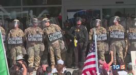 Usa, dilaga la protesta, California contro Trump thumbnail