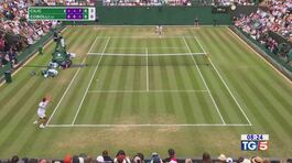 Sinner e Cobolli avanti a Wimbledon thumbnail