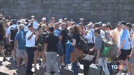 Turismo, boom in Italia Nozze da sogno a Capri thumbnail