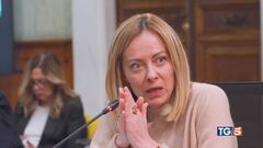 Nervi saldi e negoziato. Opposizioni all'attacco