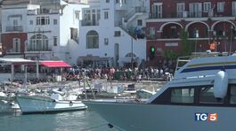 Multe e divieti contro il turismo maleducato thumbnail