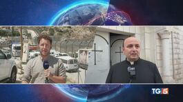 Bombe su Gaza City colpita una chiesa thumbnail