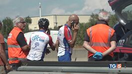 Auto sui ciclisti strage nel barese thumbnail