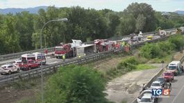 Tir piomba sulle auto strage in autostrada thumbnail
