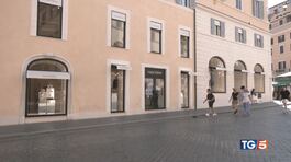 Furto da Valentino, il lusso nel mirino thumbnail