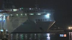 L'incendio sulla nave, paura e tutti in salvo