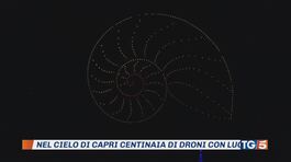 Le luci dei droni incantano Capri thumbnail