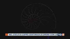 Le luci dei droni incantano Capri