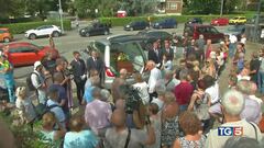 I funerali di Cecilia dolore e amarezza
