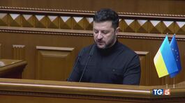 Zelensky: garanzie prima del vertice thumbnail