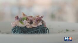 Spaghetto blu con calamari thumbnail