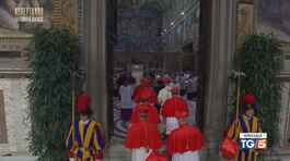 Conclave: l'ingresso dei Cardinali nella Cappella Sistina thumbnail