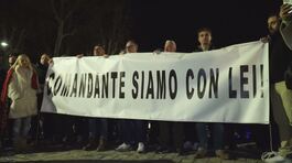 Una fiaccolata per il comandante thumbnail