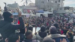 Gaza, vivi 25 ostaggi su 33 thumbnail