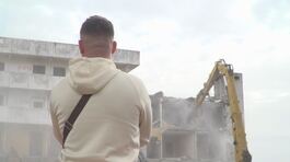 Scampia, abbattuta la vela gialla thumbnail
