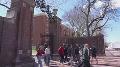 Trump, "Harvard mandi via gli stranieri"