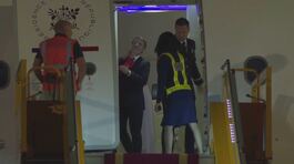 Macron-Brigitte, sberla o scherzo? thumbnail