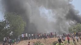 Aereo sulle case, strage in India thumbnail