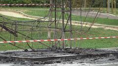 In fiamme la balena della Triennale