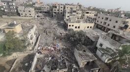 Gaza, uccisi in fila per il pane thumbnail