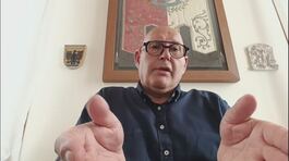 Il sindaco che pulisce, star sul web thumbnail