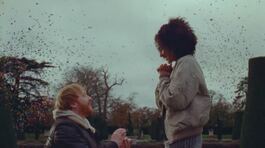 Ed Sheeran torna con il suo "sosia" thumbnail