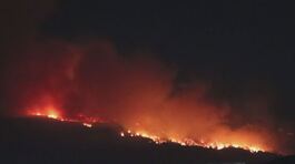 Vesuvio in fiamme, ancora paura thumbnail