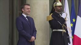 Francia senza governo, rischio caos thumbnail