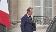 Parigi, nuovo premier già assediato