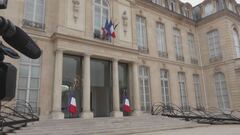 Scontri e proteste, Parigi in fiamme