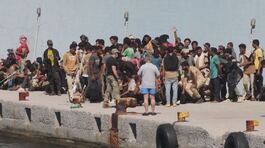 Troppi migranti, emergenza a Creta thumbnail