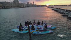 Silenzio e meditazione sulle tavole da surf