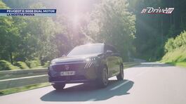 A bordo della Nuova Peugeot E-5008 thumbnail