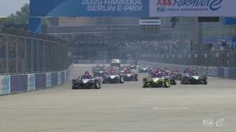 La partenza della Gara 2 dell'E-Prix di Berlino thumbnail