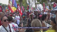 "No al riarmo": a Roma cortei contro la guerra
