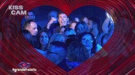 Grazia Kendi e Francesco Rana: la Kiss Cam annuncia due nuovi ingressi thumbnail
