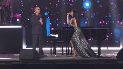 Gigi D'Alessio e Elodie in "Una magica storia d'amore" Gigi D'Alessio e Elodie in "Una magica storia d'amore"