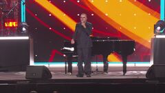 Gigi D'Alessio in "Miele"