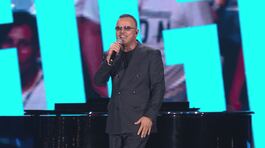 Gigi D'Alessio in "Un nuovo bacio" thumbnail