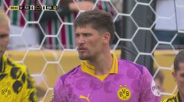 Kobel è un muro giallo: doppia parata mostruosa del portiere del Borussia! thumbnail